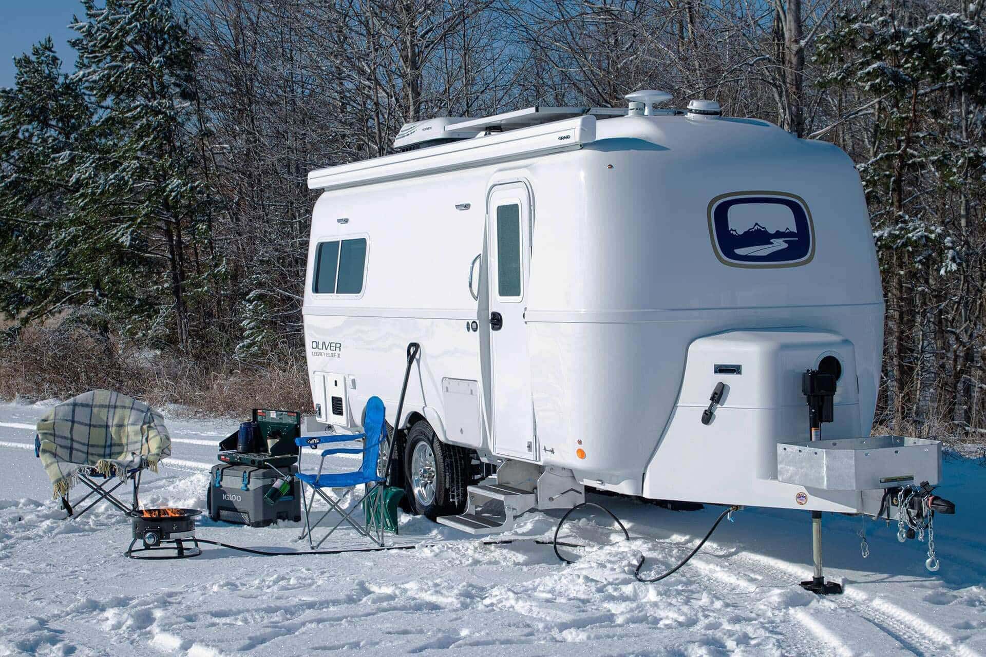 Oliver's Insulated Camper in the Snows
