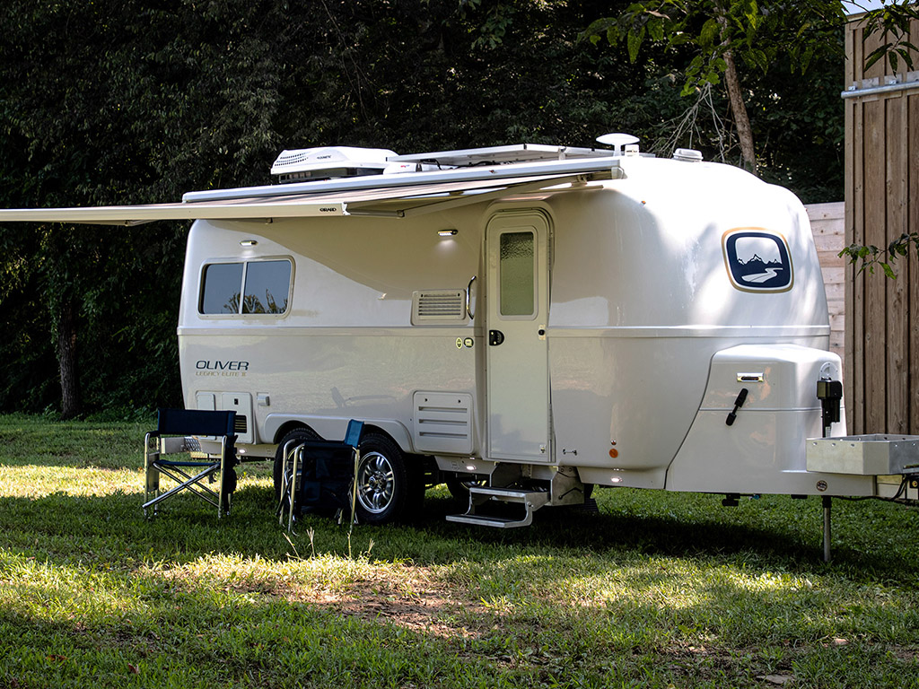 5th wheels and travel trailers