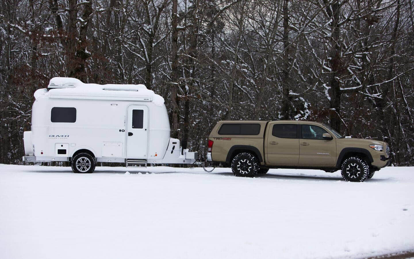 Small Pull Behind Campers with Bathroom and Kitchen